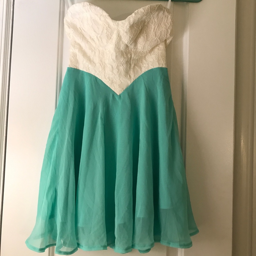 Strapless dress